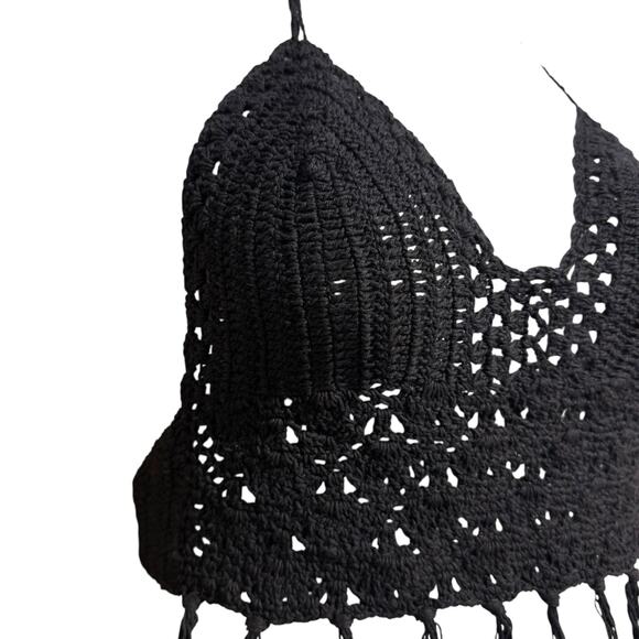 Uluwatu Black Boho crochet halter crop top with fringe - large - Picture 3 of 7